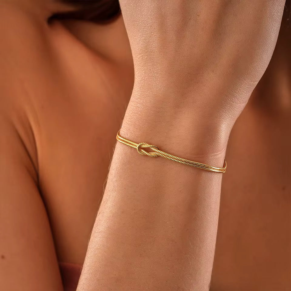 Luxe Knot Bracelet — Buy 1, Gift 1 (Limited Time)
