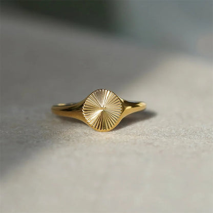 Wave Circle Ring
