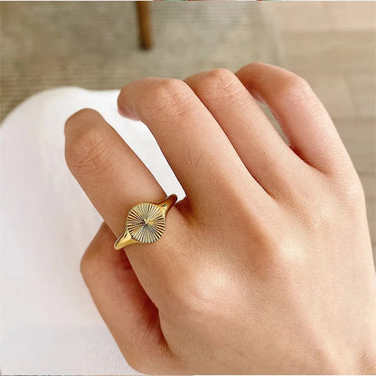Wave Circle Ring